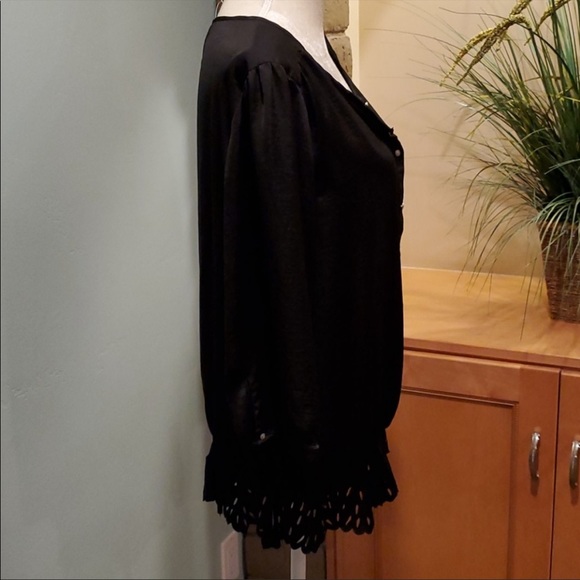 New York and Company Black Scalloped & Punched Tunic Top, Size XL - Picture 2 of 6